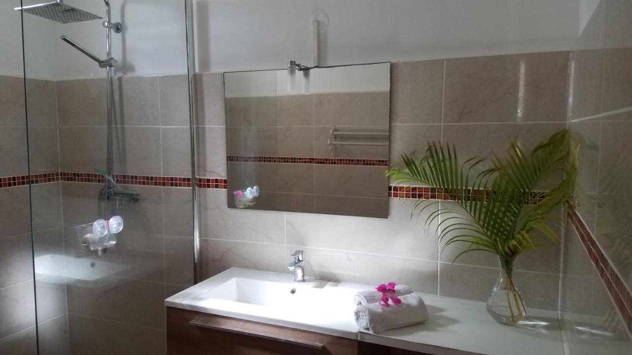 Appartement Rez-De-Chaussee De Villa A 1 Minute De La Plage Сен-Франсуа Екстер'єр фото